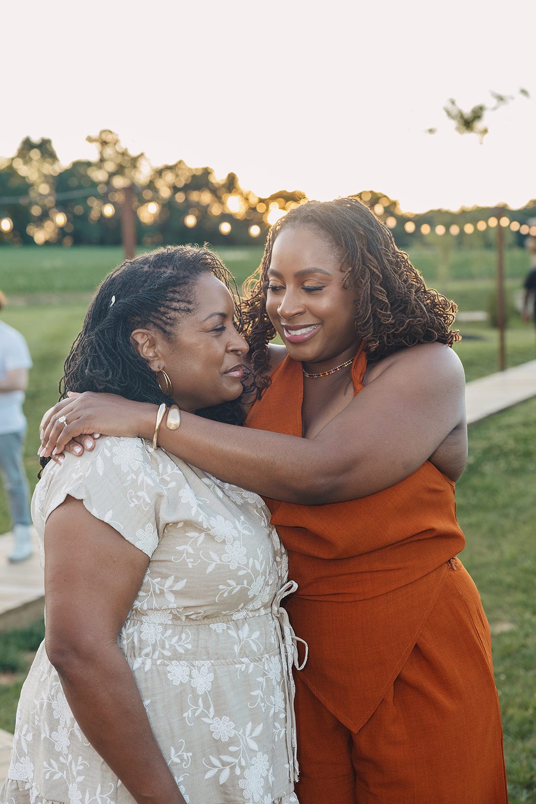 Jazmine and Jaleesa engagement dinner floral centerpiece in Maryland — Creative Motion Events
